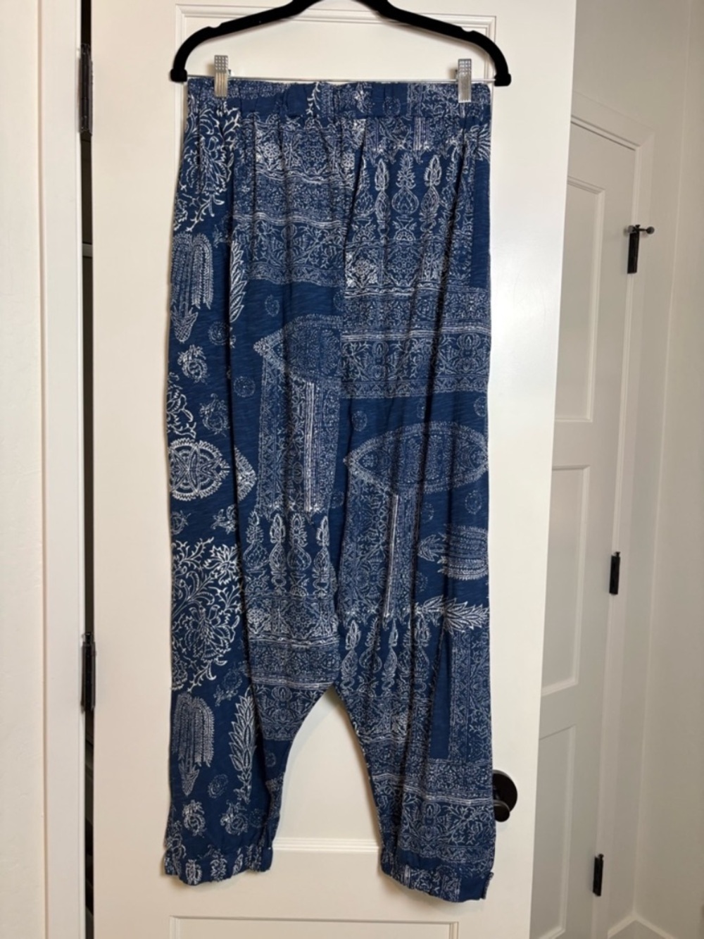 Free People Blue Paisley Harem Jumpsuit Pants XS - Picture 3 of 3